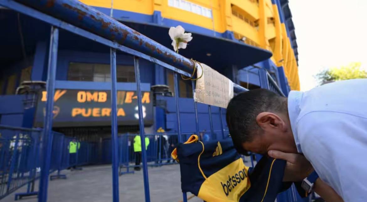 el-ultimo-adios-de-la-hinchada-a-russo