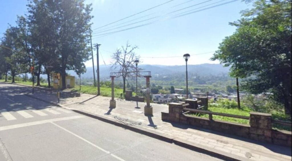 Robo celular en San Salvador Jujuy: asalto con arma blanca