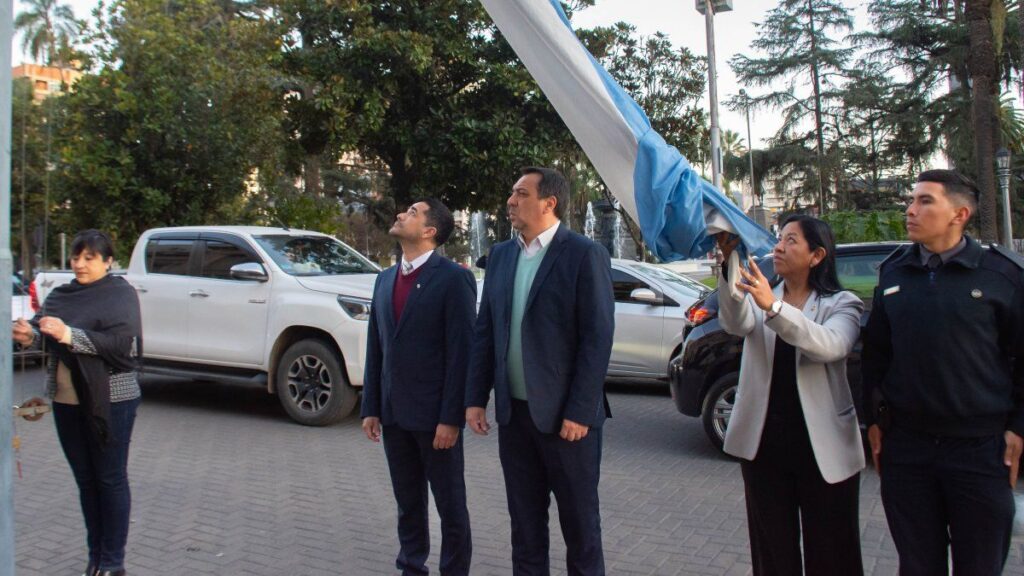 Izamiento de Bandera y Jornada de Integración