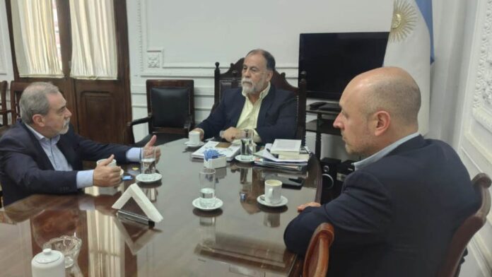 alvarez-garcia-recibio-al-prestigioso-consultor-carlos-fara