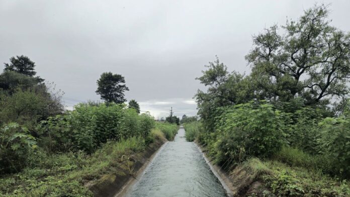 hidricos-instala-rejas-en-el-canal-secundario-8