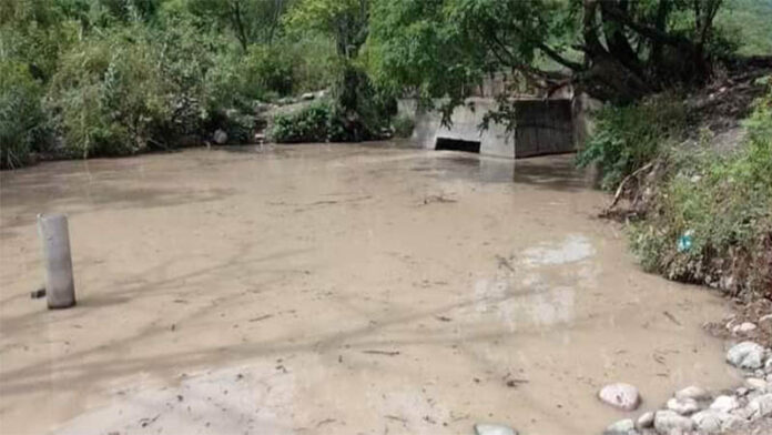 Vecinos de Fraile Pintado reclaman por medidores comunitarios y obras