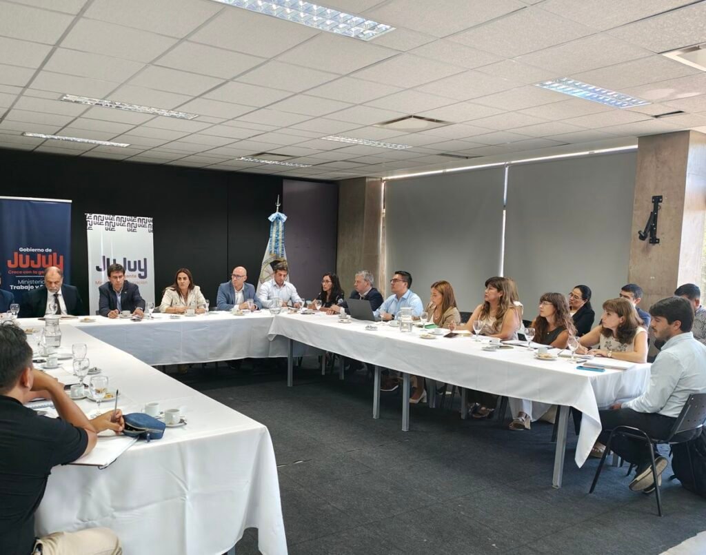 Paritarias en Jujuy: estatales y docentes negocian desde este martes