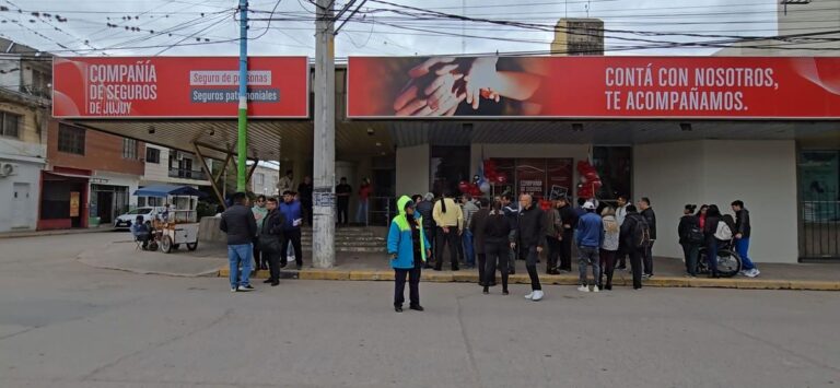 Nueva sede de la Compañía de Seguros de Jujuy en Perico