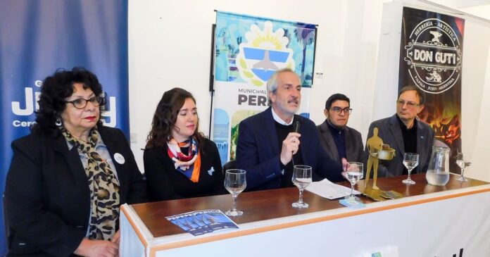 Puestos de comida al hierro en el Festival del Disco de Perico