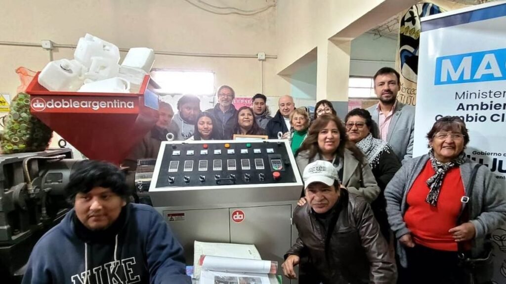 Jujuy entregó equipamiento a La Merced EcoPlast para fortalecer el reciclaje de plásticos
