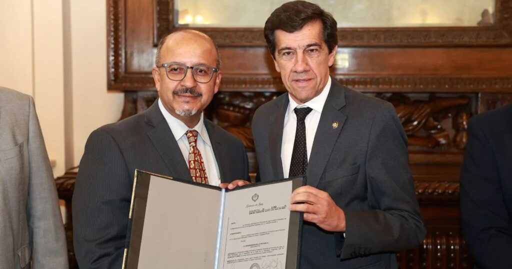 Sadir recibe al embajador de India y busca inversiones mineras