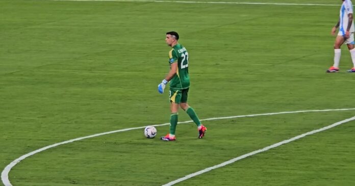 rj360-1781132703-el-prode-de-dibu-martinez-para-el-mundial-08a3e9 Dibu Martínez, Argentina goalkeeper, against Canada in the semifinals of the Copa América 2024.