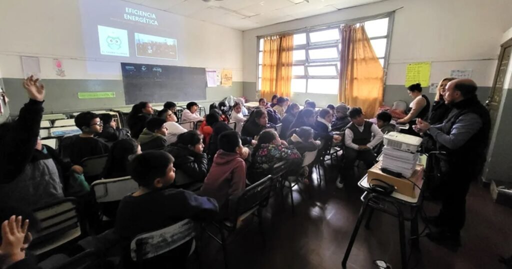 Más de 80 escuelas de Jujuy participan en programa de energía sustentable