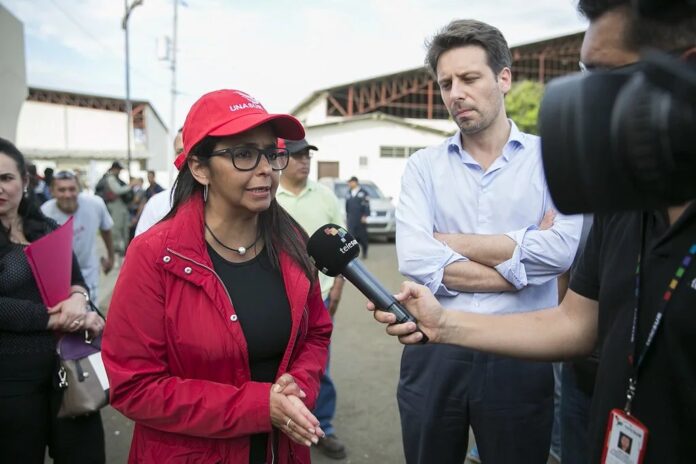 RECORRIDO DE LOS CANCILLERES DE ECUADOR Y VENEZUELA POR LAS ZONAS AFECTADAS EN MANTA