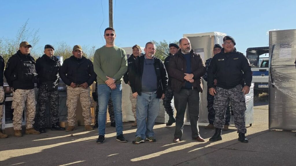 Entregan equipamiento y mobiliario a unidades especiales de la Policía de Jujuy