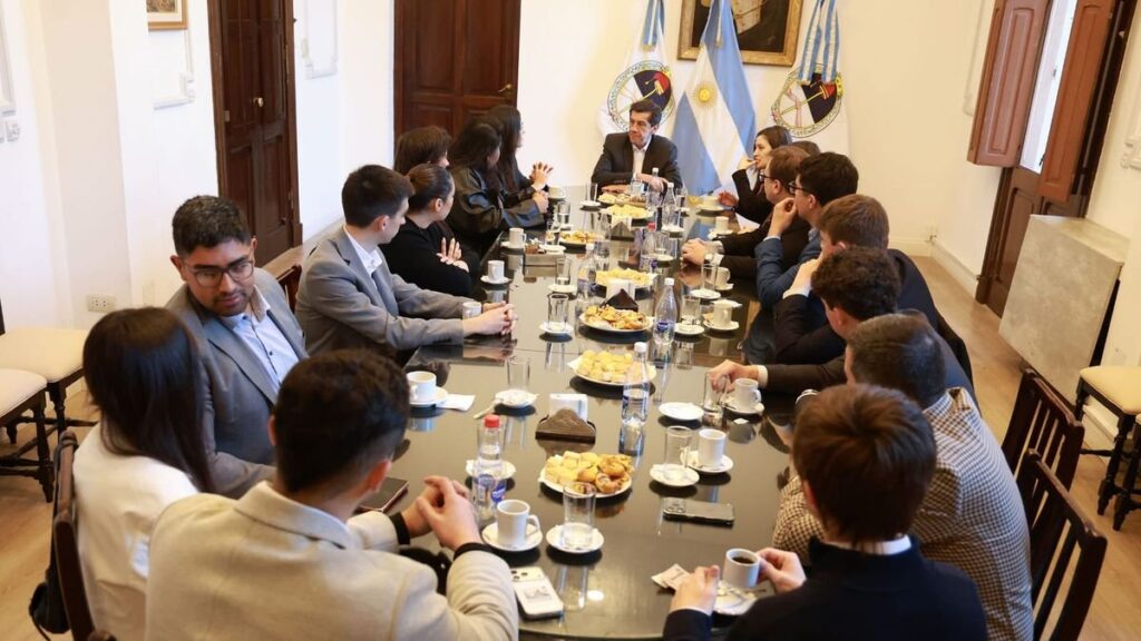 Becarios de todo el país recorren Jujuy antes de viajar a Estados Unidos