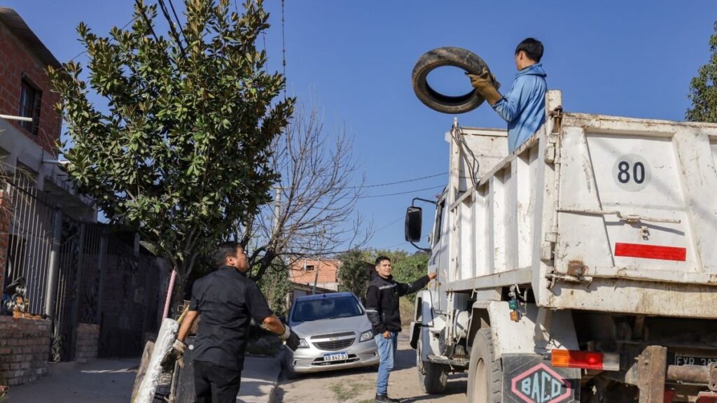 Nueva semana de descacharrado en los barrios de San Salvador