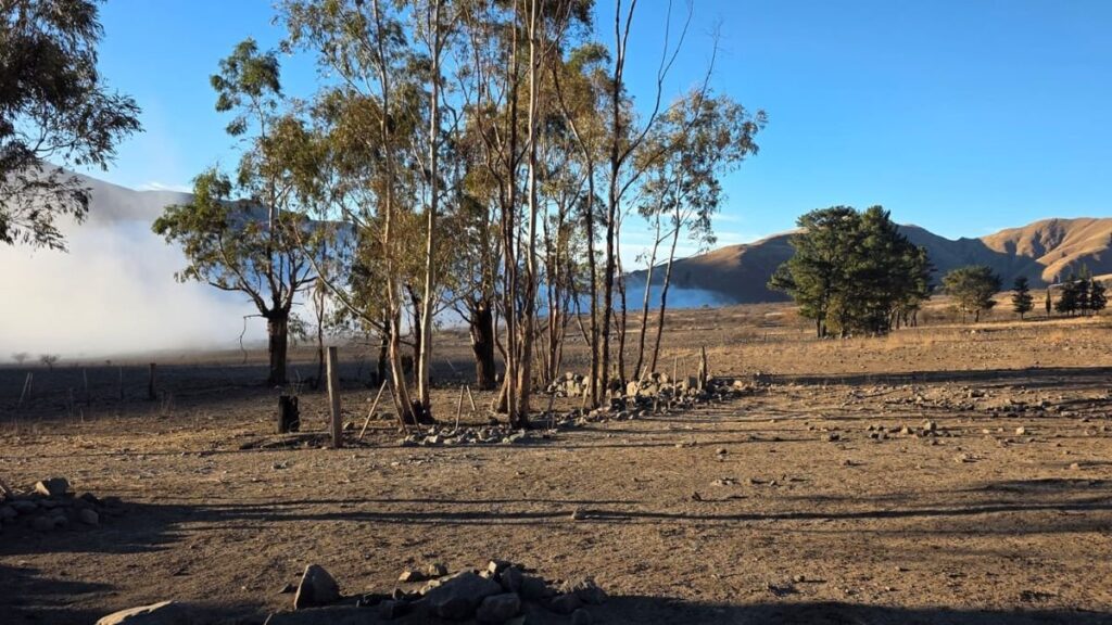 Contienen el incendio en Chilcayoc tras el temporal de Zonda