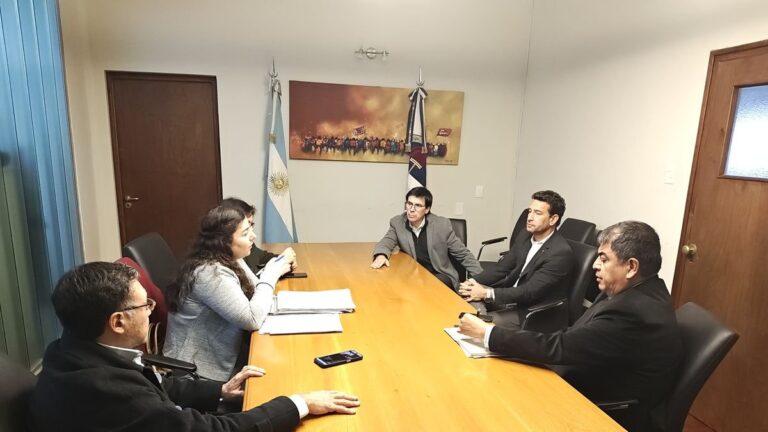 Hacienda avanza en plan de regularización dominial de loteos en J