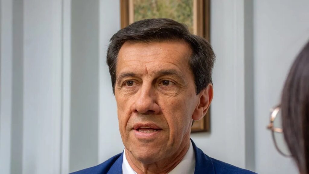 Sadir rechazó la intención de derogar la ley de precio uniforme del libro