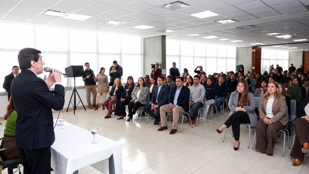 130 auxiliares de escuelas de Jujuy formalizan sus contratos