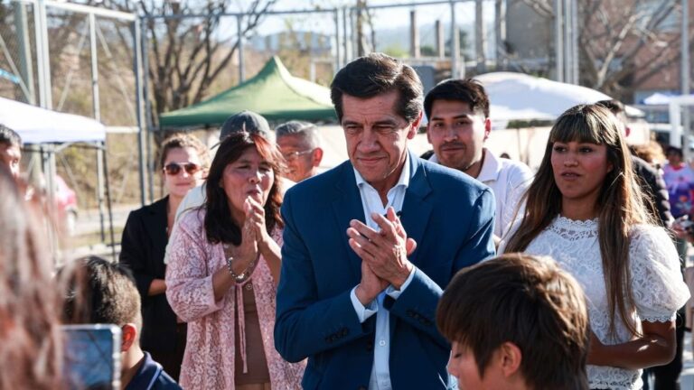 Renovaron el polideportivo de las 240 Viviendas en Alto Comedero