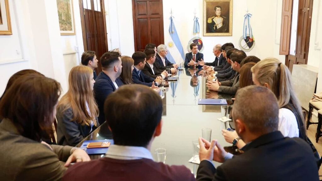 Jóvenes empresarios debaten en Jujuy sobre el desarrollo de las pymes