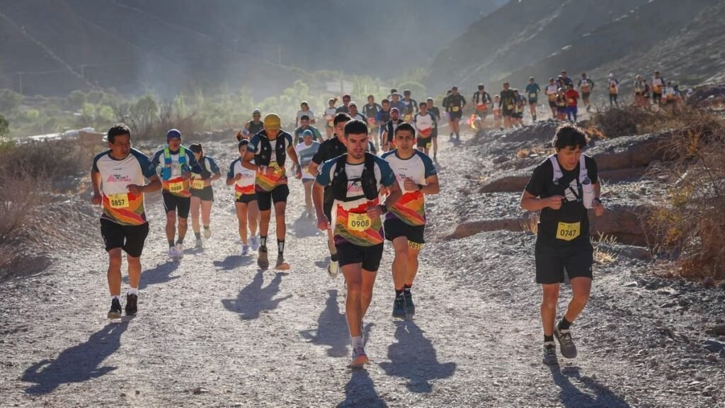 Más de 600 atletas corrieron el Trail de los Siete Colores
