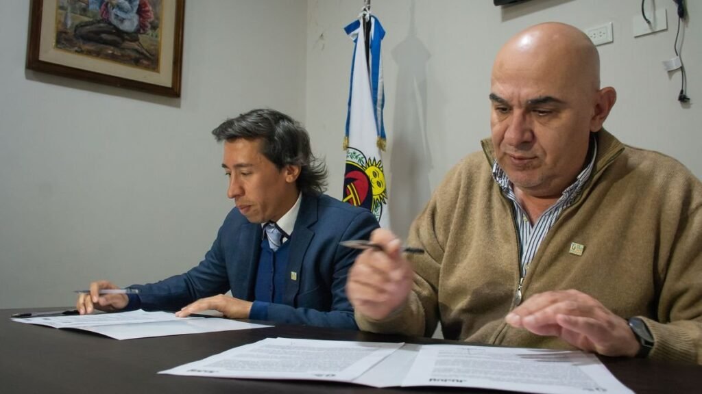 Inprojuy y Ente Autárquico firman convenio por juego responsable en la Fiesta de los Estudiantes