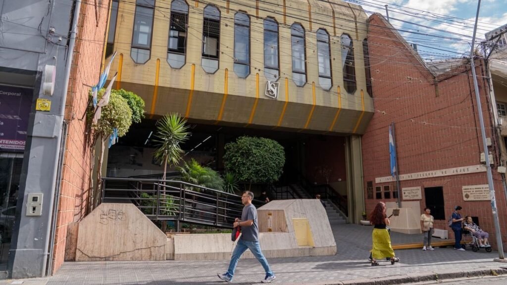 Acreditan los pagos de Pronto Pago a los médicos del ISJ