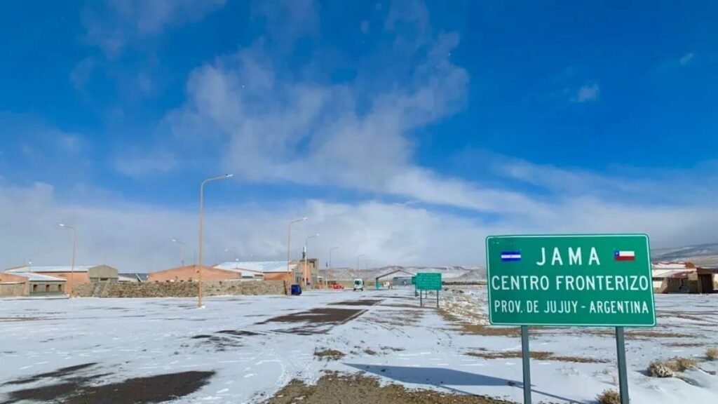 Frenan el paso de camiones en la ruta 52 por el cierre de Jama