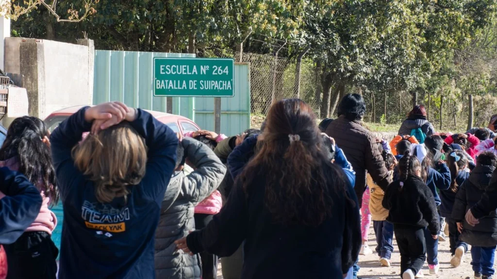 Alumnos de una escuela jujeña realizaron un simulacro de sismo