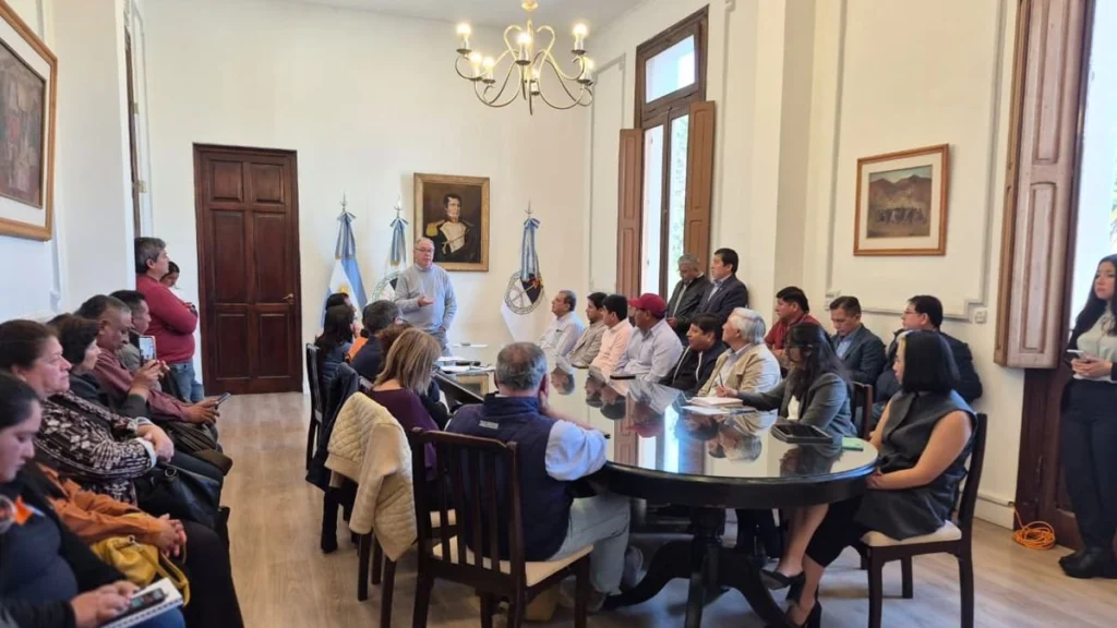 Reunión con intendentes de Valles y Yungas por posibles efectos de el Niño