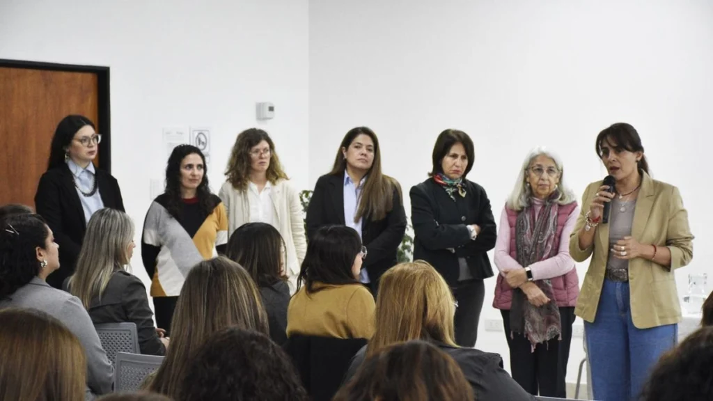 72 escuelas de Jujuy suman un programa de liderazgo y trabajo