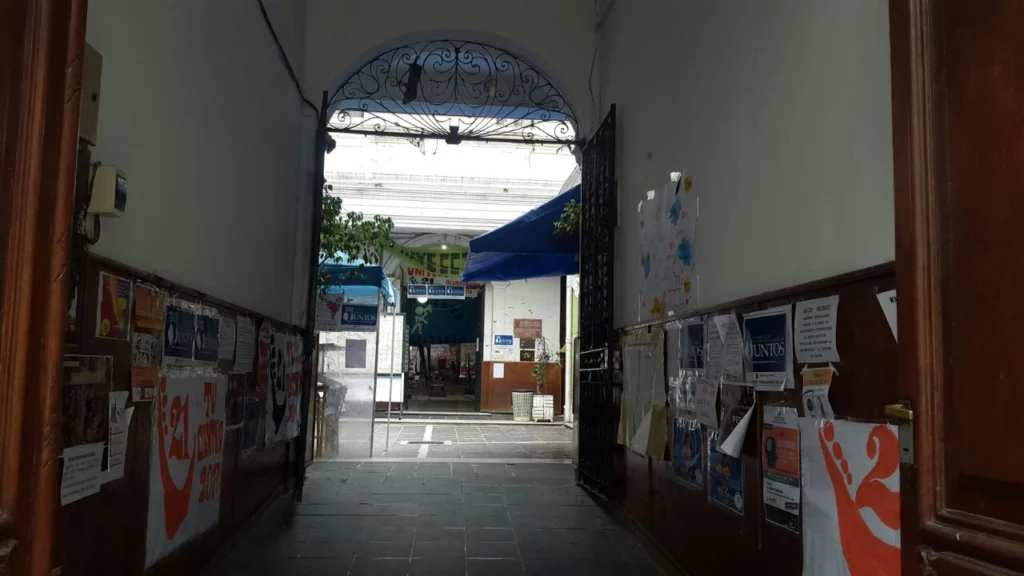 Entrada de la Facultad de Humanidades y Ciencias Sociales de la UNJu, en una fotografía de archivo de 2017.