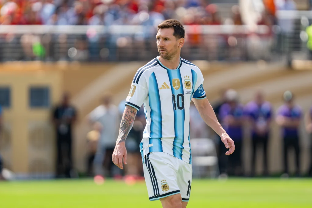 Lionel Messi con la selección argentina durante la final del Mundial 2026, imagen de archivo para la nota sobre su nominación al Balón de Oro 2026.