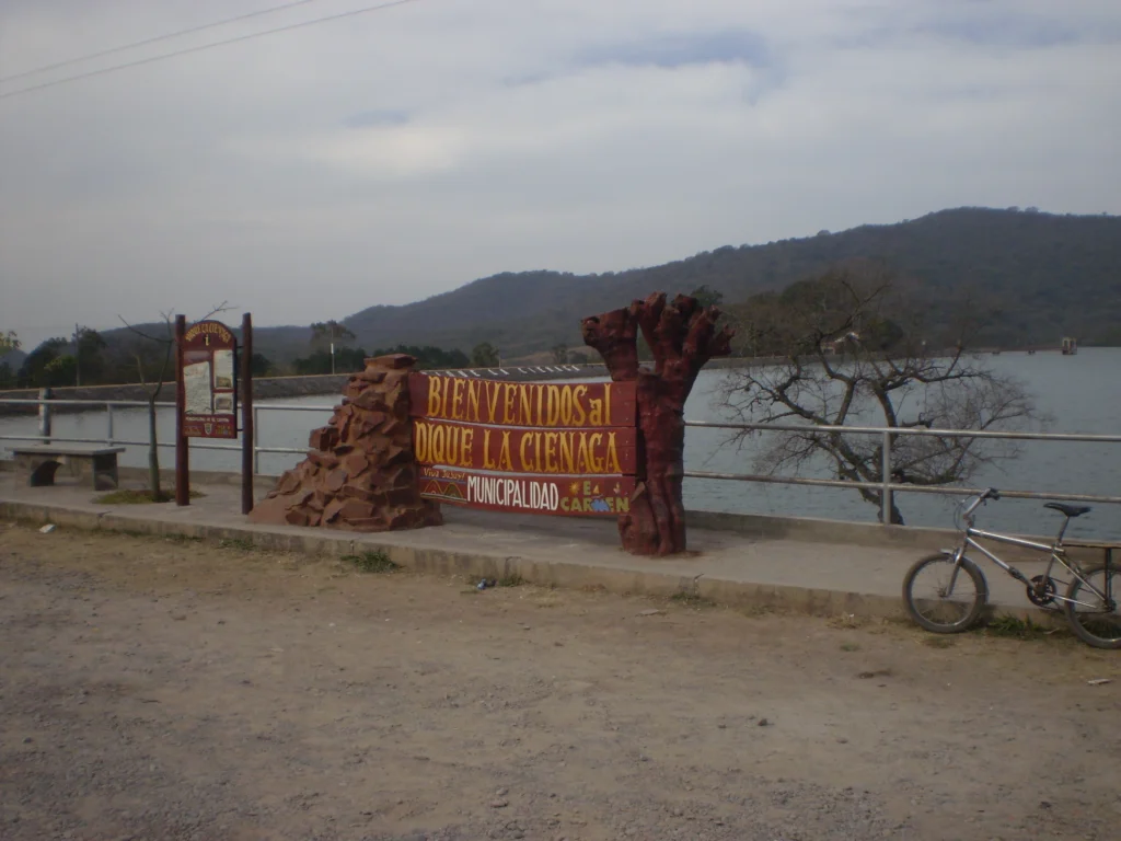 Dique La Ciénaga y paisaje de El Carmen, Jujuy