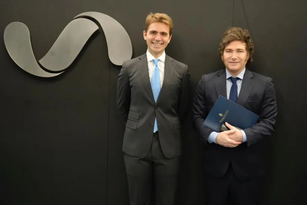 El presidente de la Nación, Javier Milei, junto al fundador de Ualá
