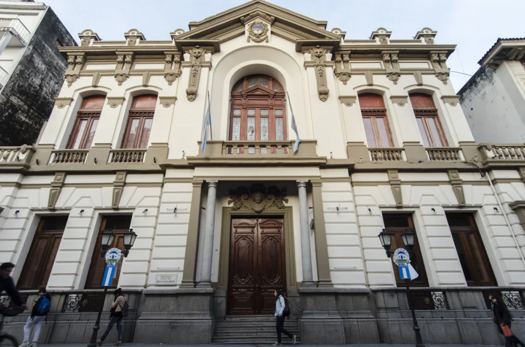 Fachada del Museo Timoteo Navarro de San Miguel de Tucumán, fotografiada en 2016