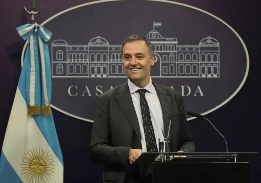 Conferencia de prensa del Vocero Presidencial, Manuel Adorni, el 25 de marzo de 2024.