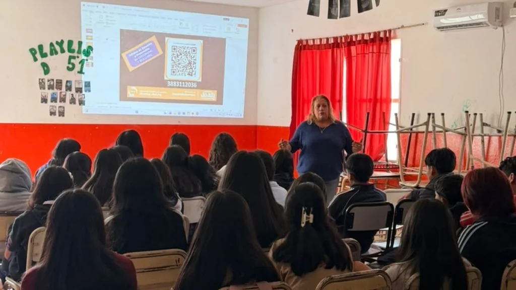 Bullying y grooming en Jujuy: prevención en Perico